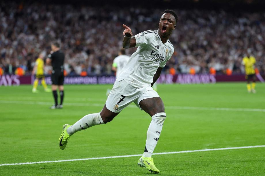 背後又透露 背後又透露