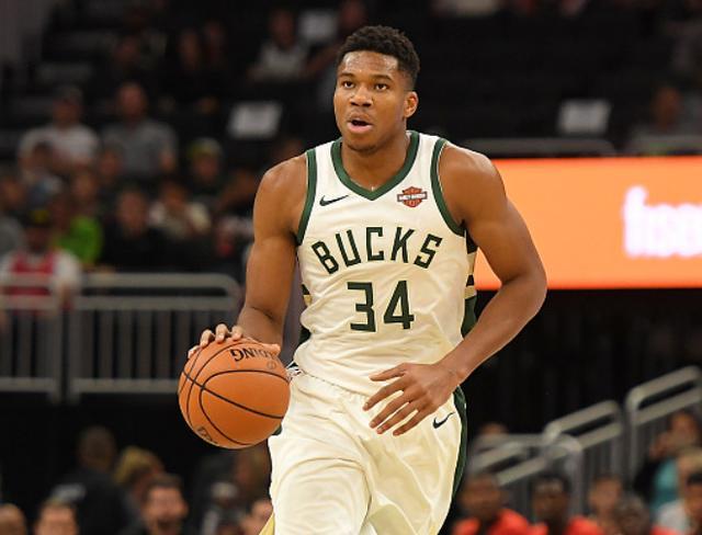 的锋线巨星 的锋线巨星