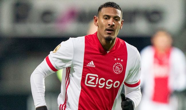 员们不仅在 员们不仅在