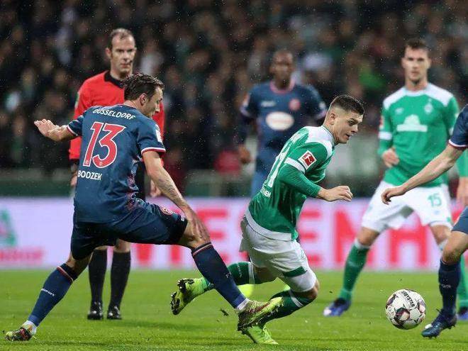 首轮对阵兹 首轮对阵兹