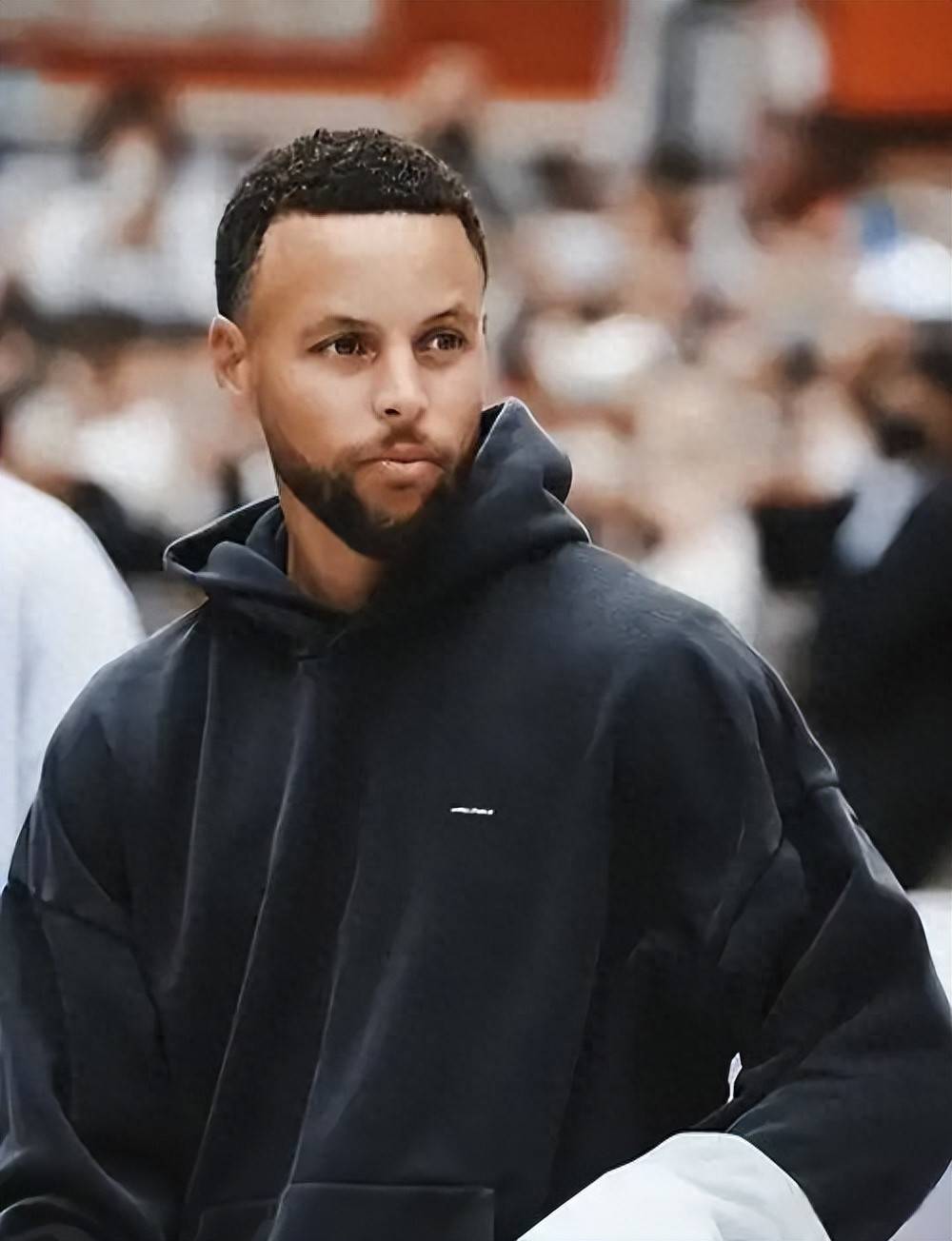 冠军悬念提 冠军悬念提